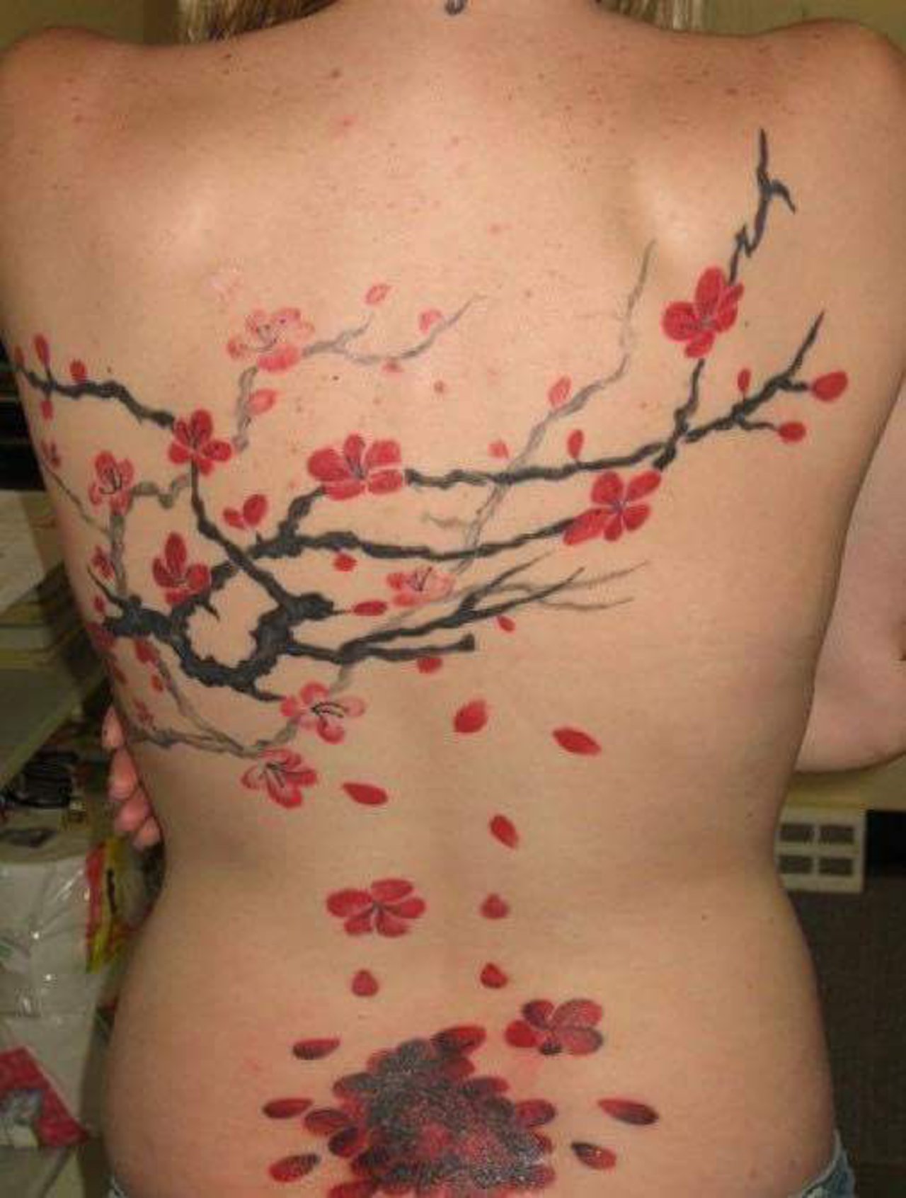 Tatouage feuilles d'arbre